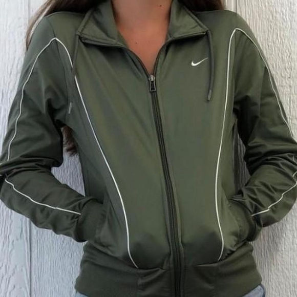 Nike Women's Olive Jacket - Picture 6 of 7